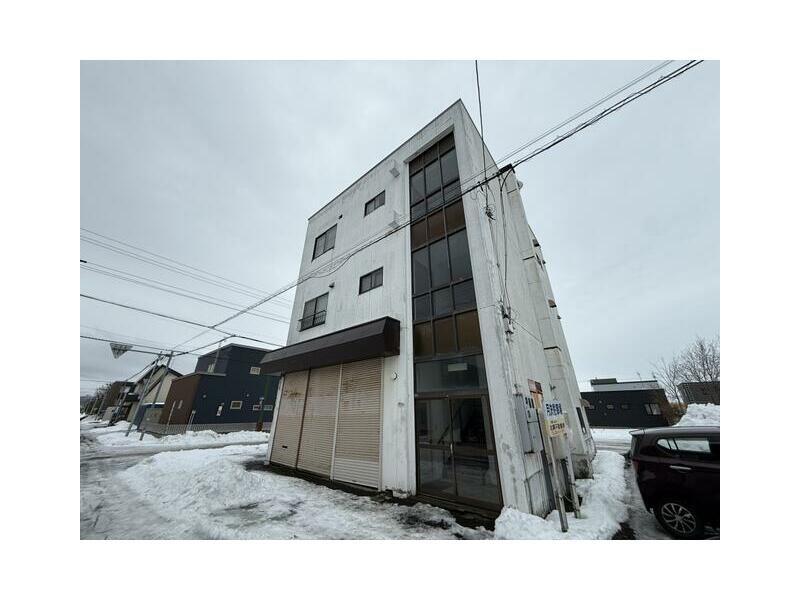 Iwamizawa City, Gojō Nishi 8-chōme (Iwamizawa Station) 3-story building 6LDK