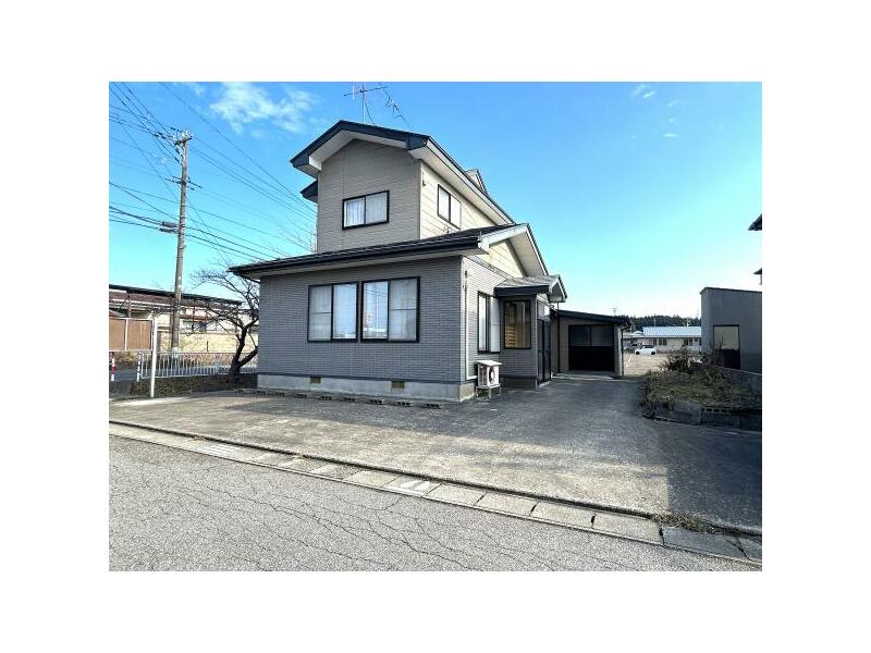 24 minutes on foot from JR Ou Main Line "Izumigawa Asahikawa" Station