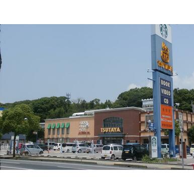 ツヤタ薊野店 距離:500m