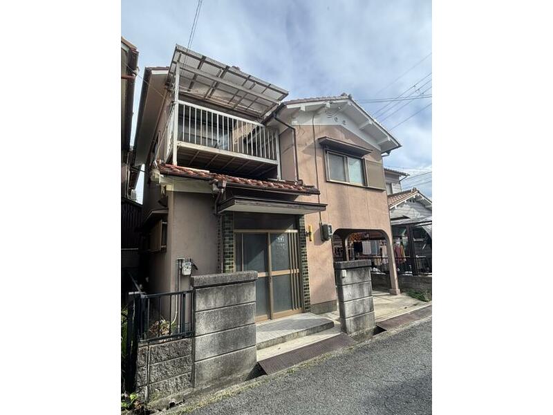 Yamatotakada-shi, Yamatotakada 2F 4DK

2,980,000 yen