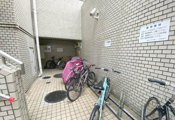 三軒茶屋西自転車等駐車場