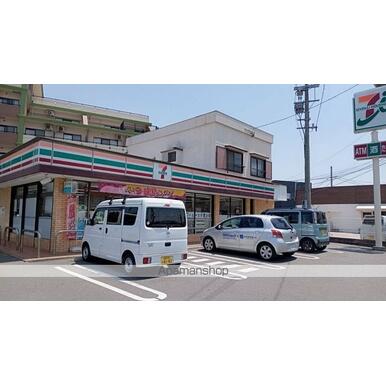 セブンイレブン博多諸岡店 距離：322m