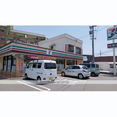 セブンイレブン博多諸岡店 距離:322m