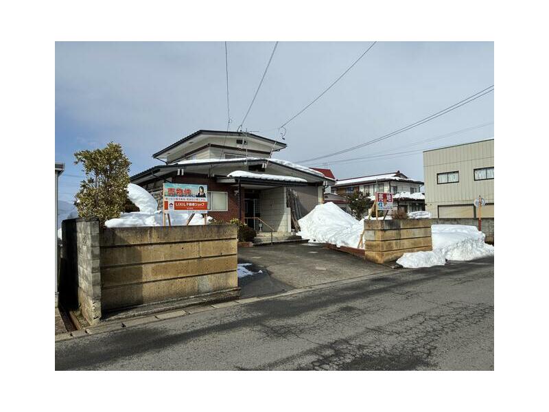 2-story 7DK in Jousai 2-chome, Yonezawa City (Nishi Yonezawa Station)