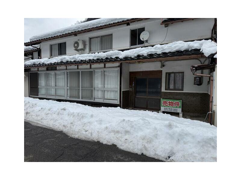 Hajiri, Hidaka-cho, Toyooka-shi, Hokkaido (Ehara station) 2F 8DK

2.5 million yen