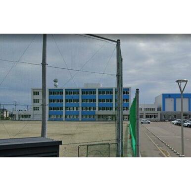 室蘭市立天神小学校 距離：298m