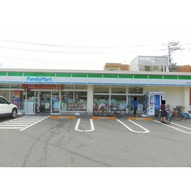 ファミリーマート学南町店 距離：517m