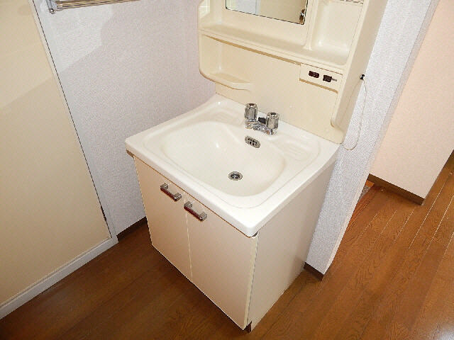 アットホーム ヤマハハイツ白子 １０１ ２ｄｋ 提供元 株 賃貸コンサルティング 賃貸メイトｆｃ 白子駅前店 鈴鹿市の賃貸アパート