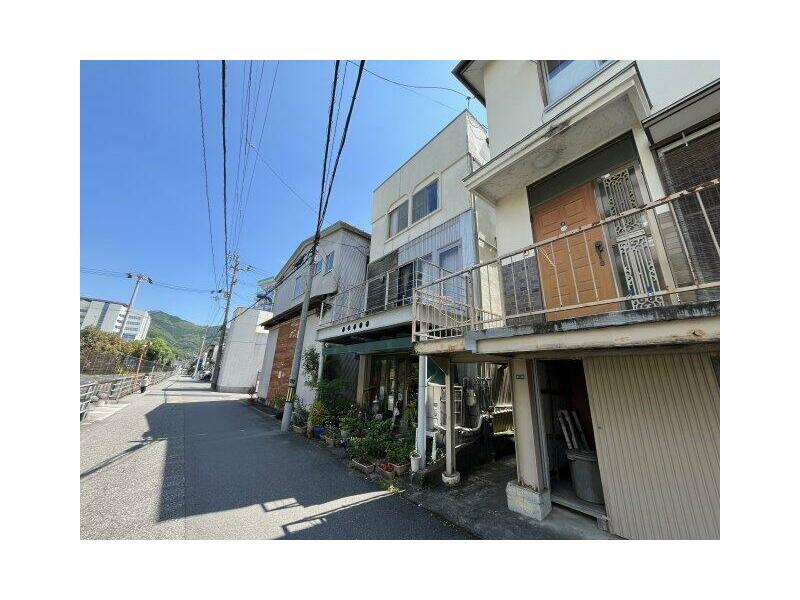 Kochi City, Hatanamachi 1-chome (Kochi Station) 3-story building 4DK