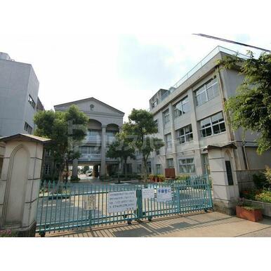 越谷市立大袋小学校 距離:220m