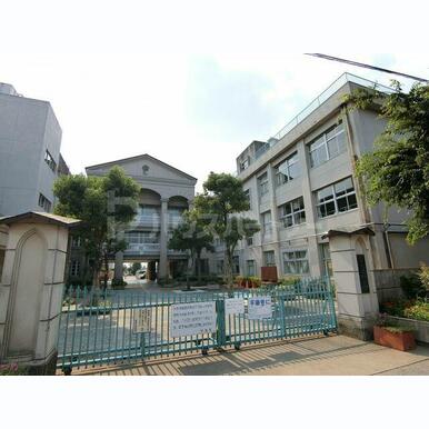 越谷市立大袋小学校 距離:220m