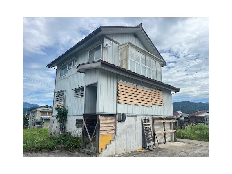 3-story building, 5DK in Suhara, Uonuma City (Echigo Suhara Station)