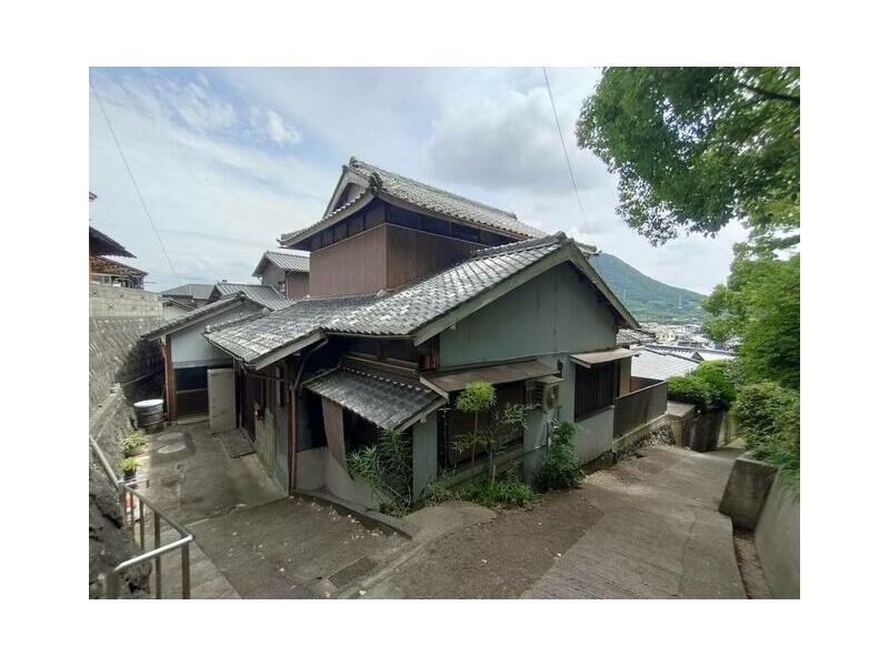 Kawazu-cho, Sakaide-shi (Sakaide Sta.) 2F 5DK

2.5 million yen