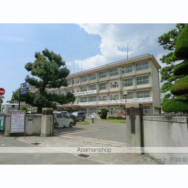松山北高等学校 距離:1,601m
