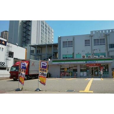 ファミリーマート 浪速敷津東店 距離:274m