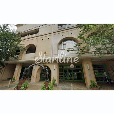 台東区立大正小学校 距離:470m