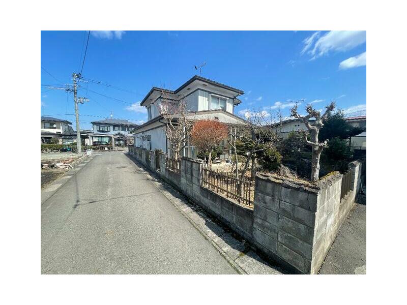 Kitakami City, Kajimachi 2-chome (Kitakami Station), 2-story building, 7DK