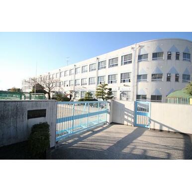 猪子石小学校 距離：535m