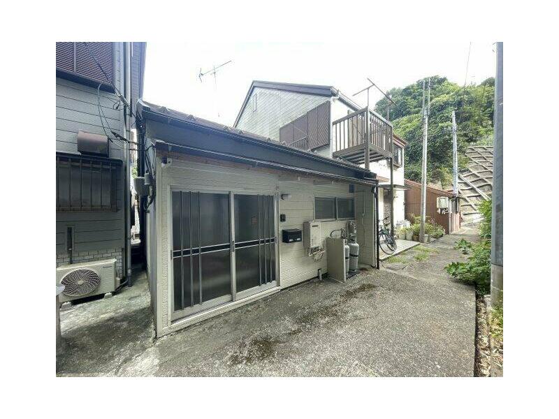 Yokosuka-shi, Yokosuka Shioiri-cho 5-chome (Shioiri-eki) Single-story building, 3K

Single-storied house 3K 4.5 million yen