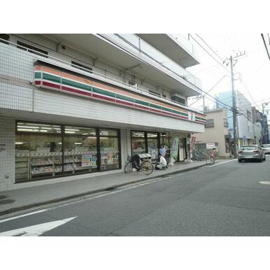 セブンイレブン 距離：833m