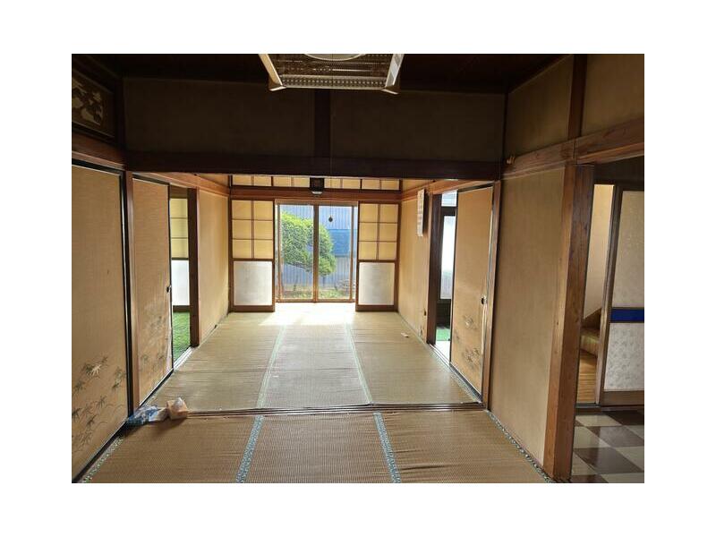 Shiono, Shioi Town, Yonezawa City (Nishi-Yonezawa Station) 2-story building 6DK