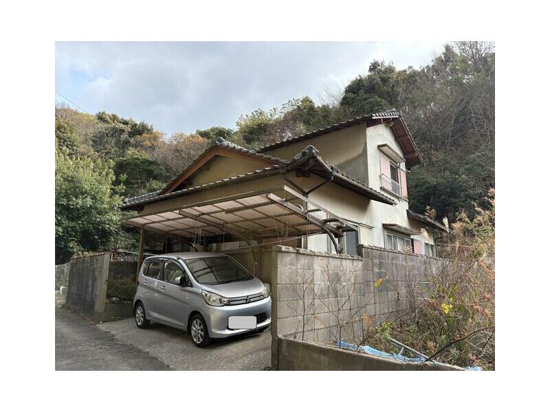 Oita City, Oita Prefecture (Kozaki station) 2F 5DK

2,000,000 yen