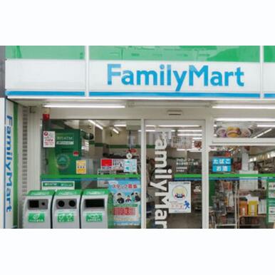 ファミリーマート高井戸西一丁目店 距離:79m
