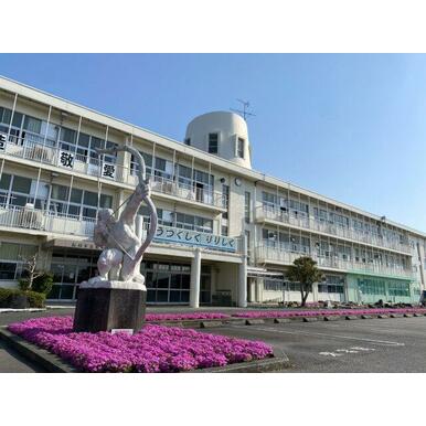 掛川市立東中学校 距離：722m