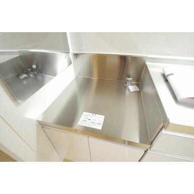 ★2口コンロが置けるくらいのスペースはあります★