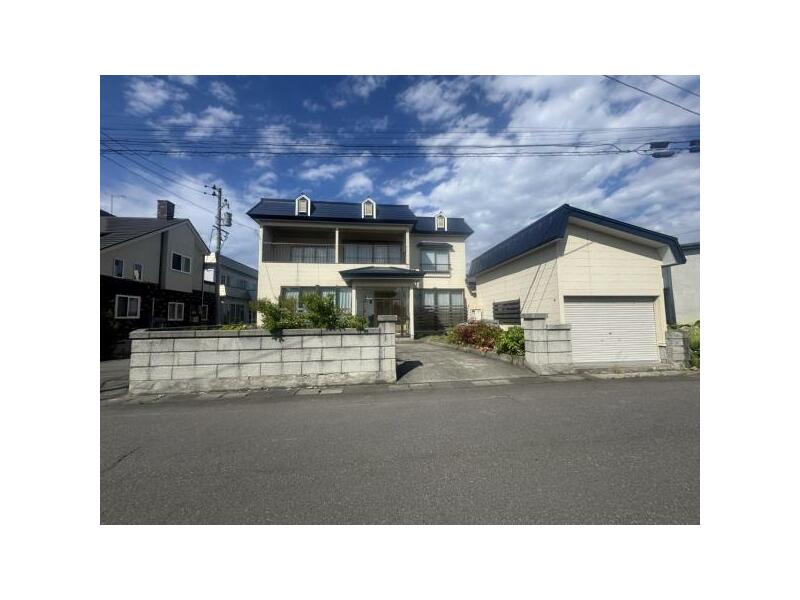 Aomori City, Kanazawa 5-chome (Aomori Station) 2-story building 7DK