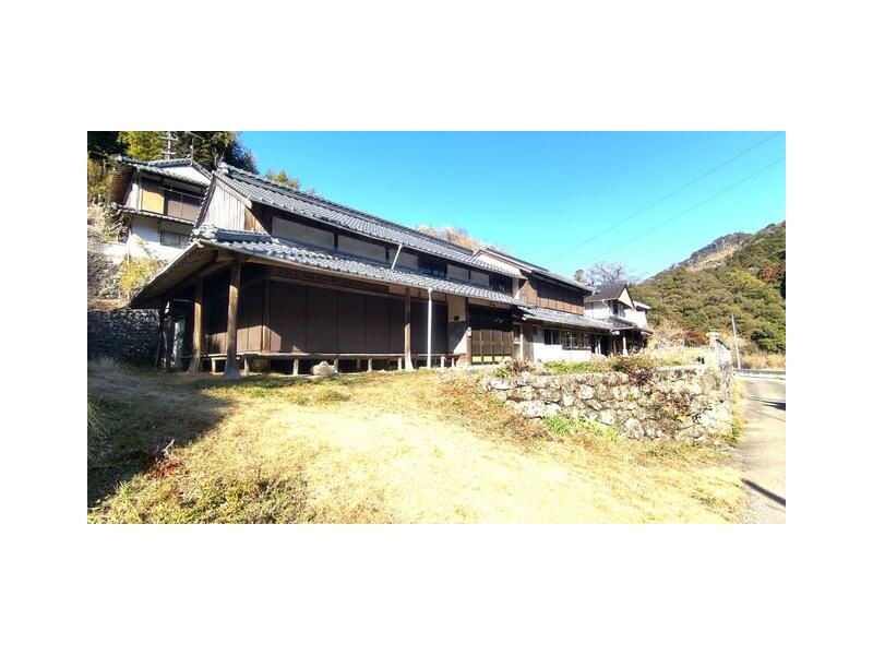 Takaoka District, Hidaka Village, Hashiratani (Komura Shrine Mae Station) 2-story 7DK