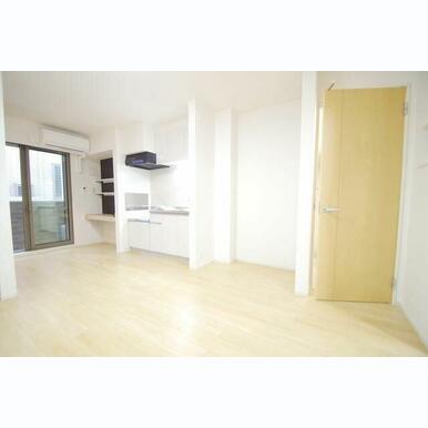 ★10帖ですが、実際よりも広く見える開放的なリビング★