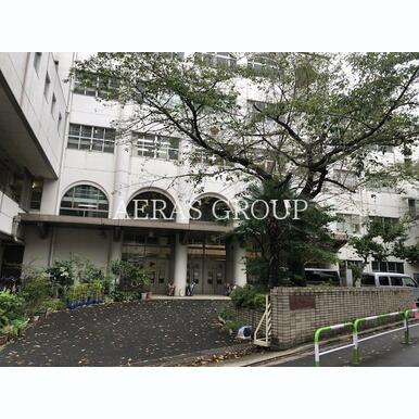 文京区立湯島小学校 距離:459m