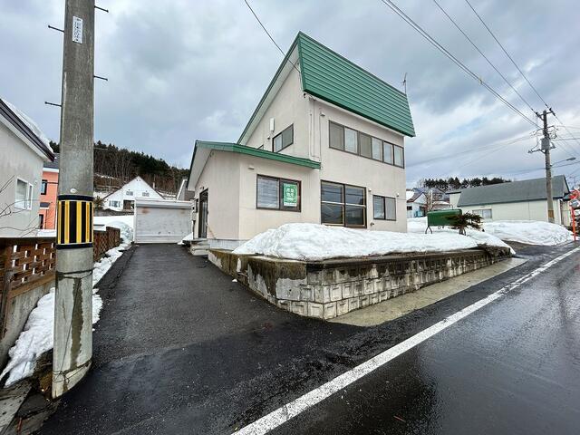 北海道赤平市の一戸建て | 100万円 | 4LDK | 237.69m² | Akiyama house finder