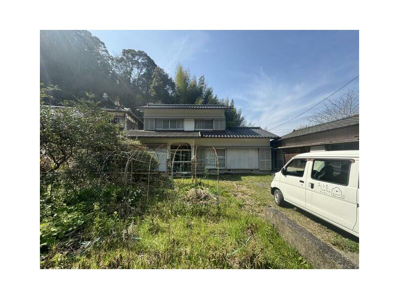 15-minute walk from JR Dosan Line "Tosa Kamo" Station