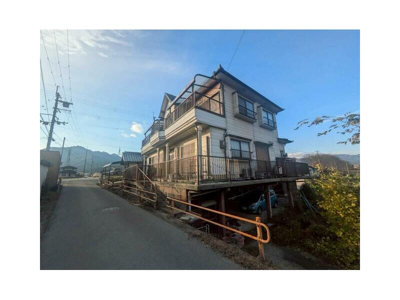 2 floors above ground and 1 basement floor 9DK

1,250,000 yen