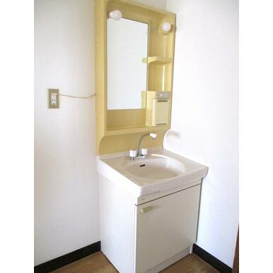 写真は同建物別部屋の写真です。現況と異なる場合は現況を優先させていただきます。