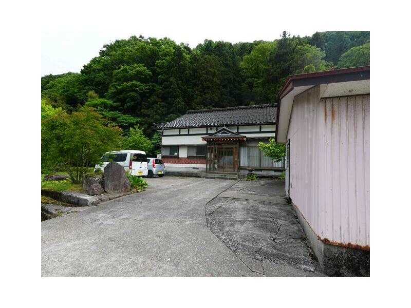 Sakata City, Shin-de, Sado (Yusa Station) Single-story building 3SDK