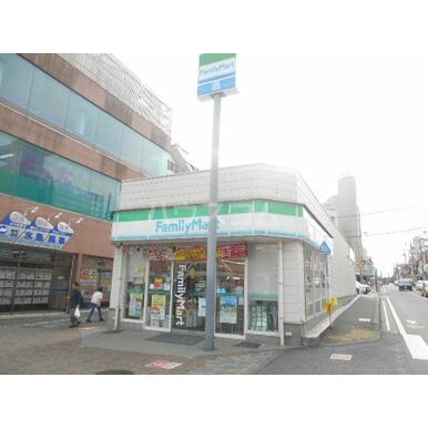 ファミリーマート中央林間駅前店 距離:504m