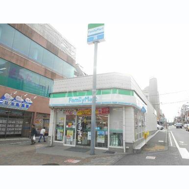 ファミリーマート中央林間駅前店 距離:504m