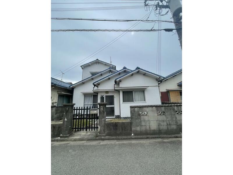 Wakayama-shi, Wakayama Kinomoto (Hachiman-mae station) 2F 6DK

1,000,000 yen