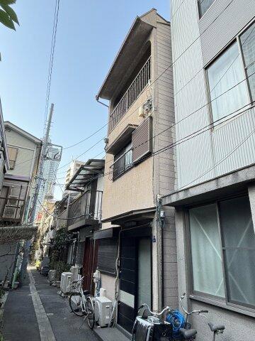 Cheap house for sale in Chuo, Tokyo