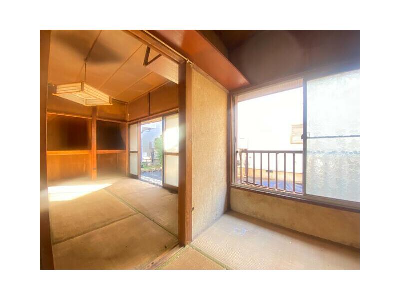 Saitama-shi, Saitama Nishi-ku, Oaza-Nishi-Arai (Nishi-Omiya Sta.) 2F 3DK

2,980,000 yen