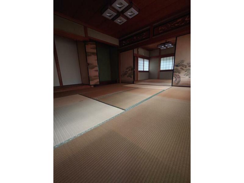 Toriihonmachi, Hikone-shi, Kanagawa (Toriihon Station) 2F, 10DK

3,980,000 yen