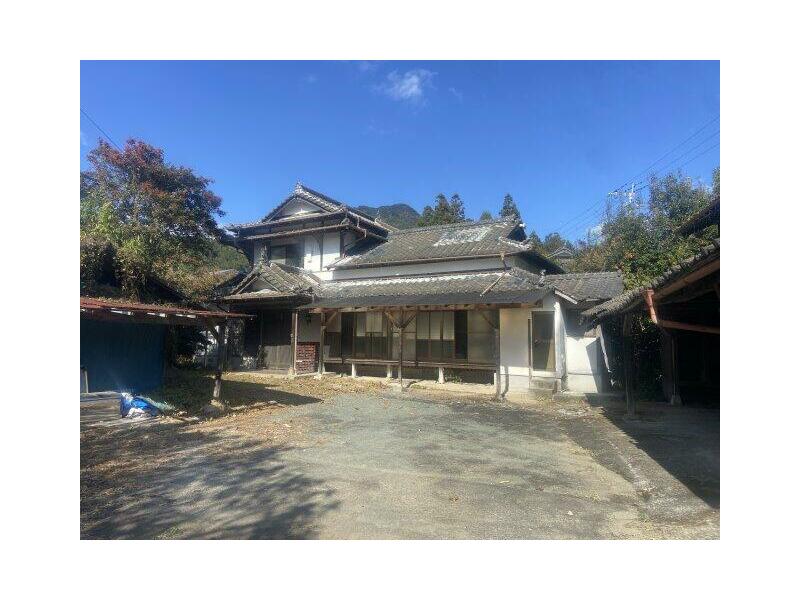 Yamakawa City, Kikuka Town, Sagara (Miyoshi Station) 2-story building 7DK