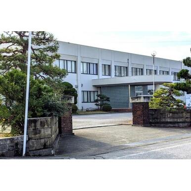 米原市立坂田小学校 距離：1,394m
