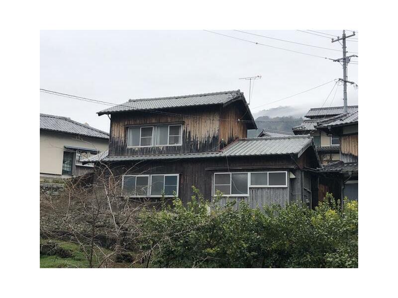 99 minutes walk from "Atsuto" station on JR Sanyo Main Line.