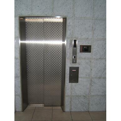 監視モニター付エレベーター