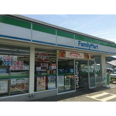 ファミリーマート 神屋町南店 距離：496m