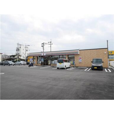 セブンイレブン 距離:245m
